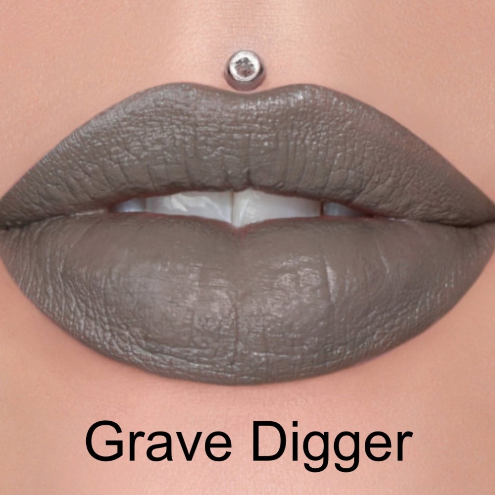NIB Jeffree Star "Grave Digger" Velvet Trap Lipstick